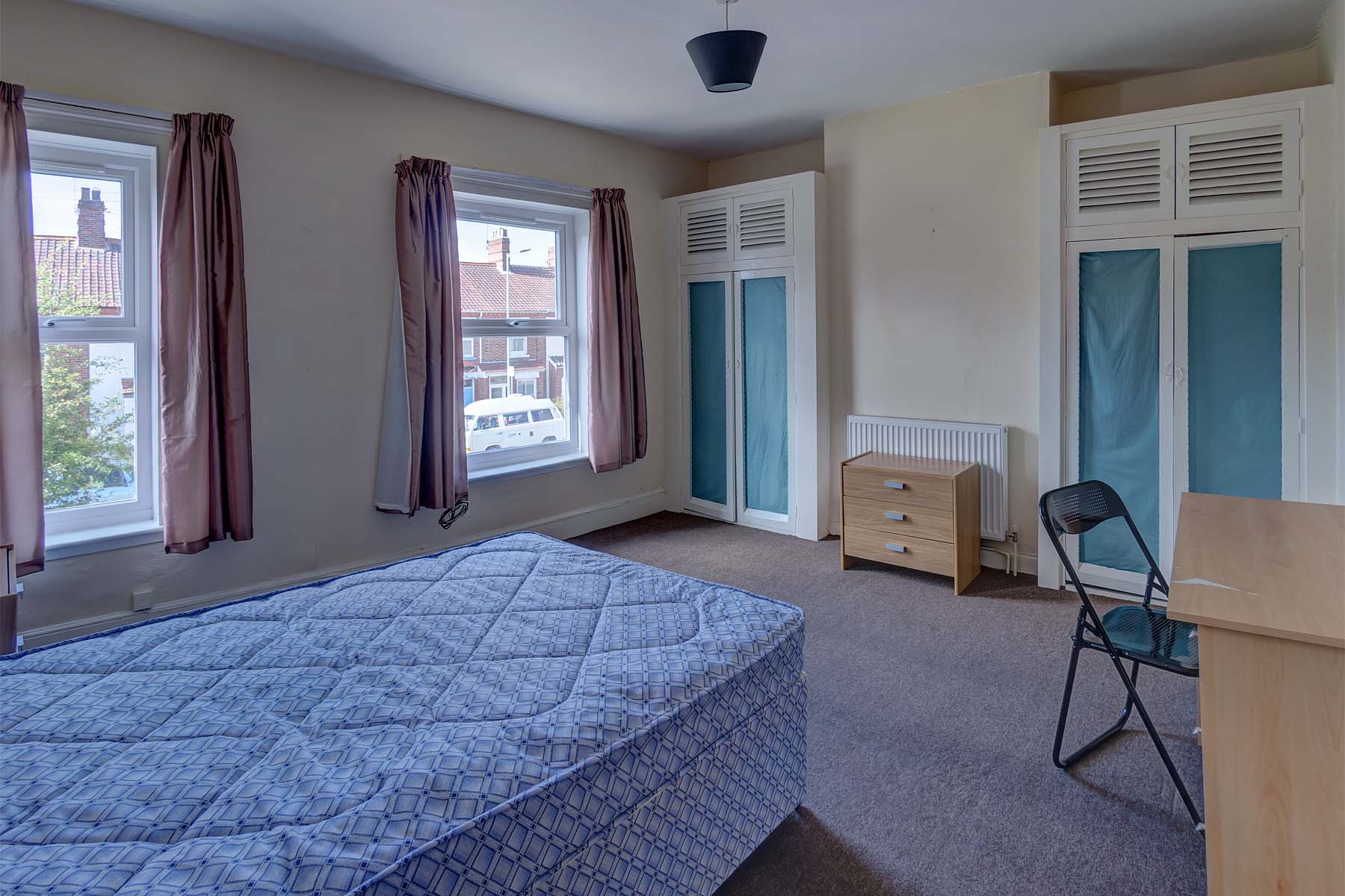 Double bedroom with built in wardrobes