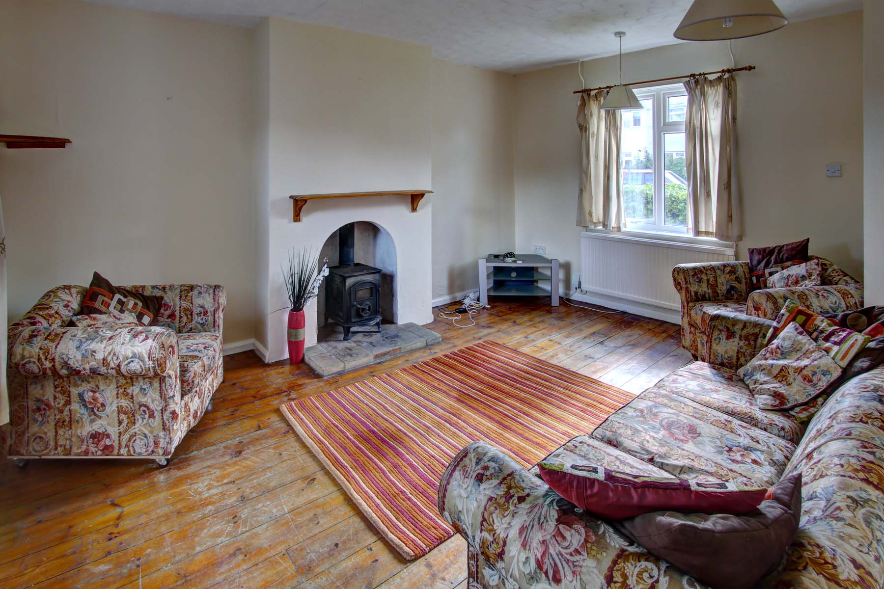 Spacious living room with sofas