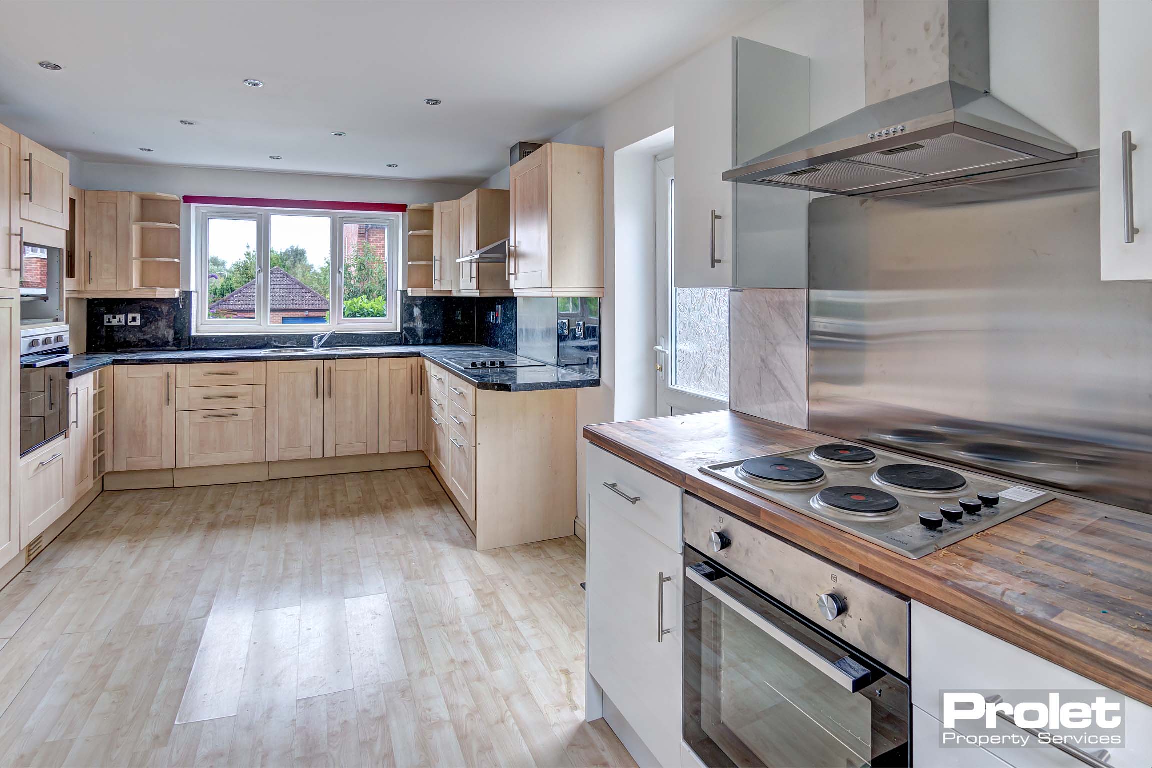 Wooden look fitted kitchen