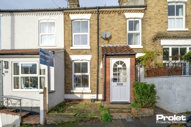 Terraced house with porch entry way