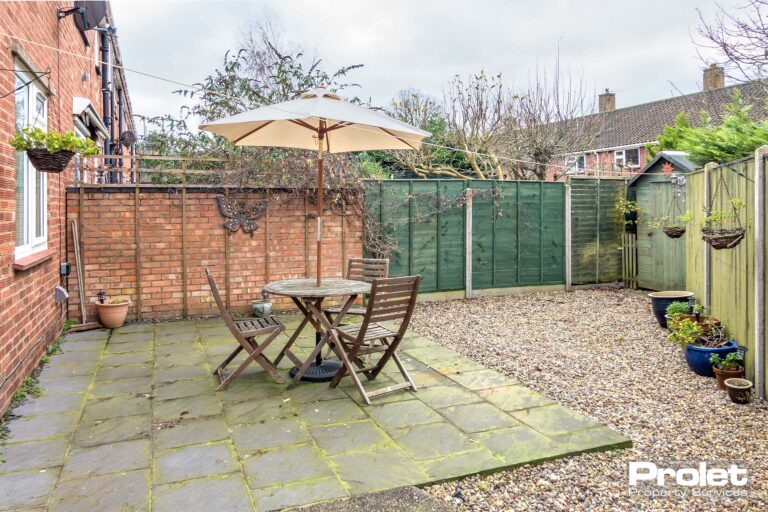 Garden area with patio