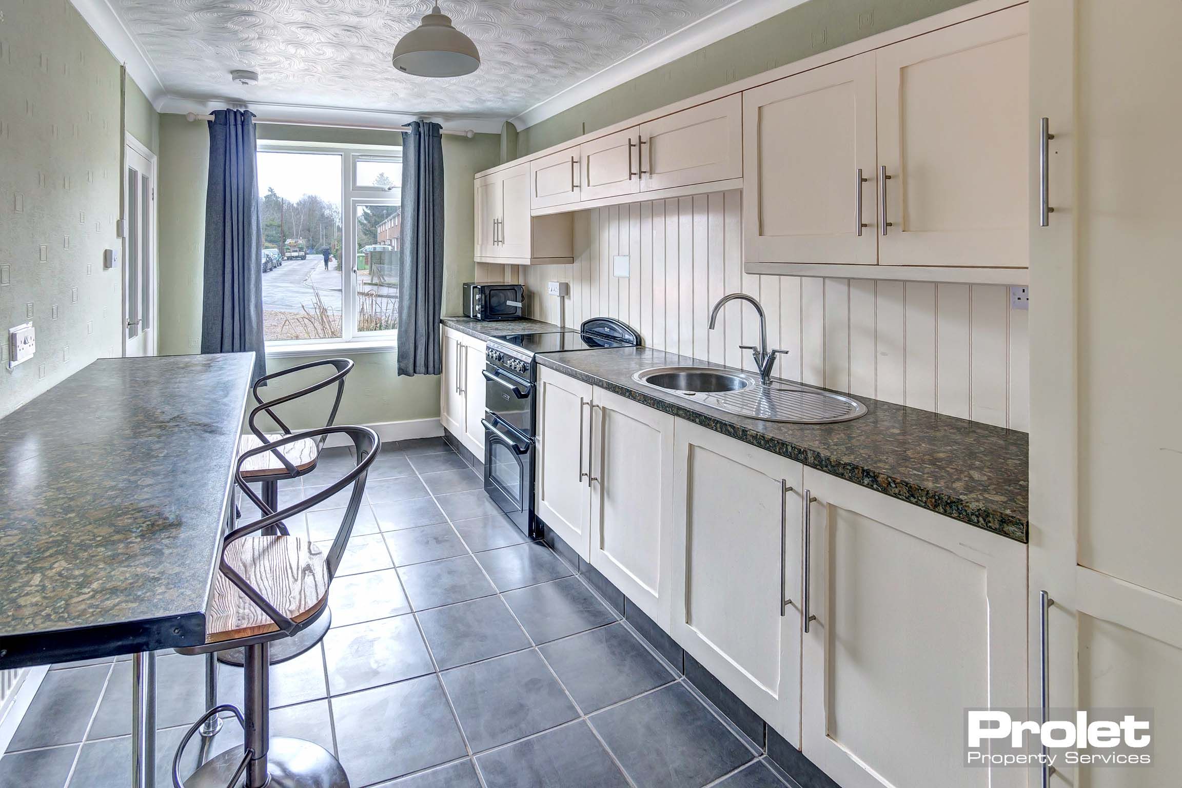 Modern kitchen with breakfast bar