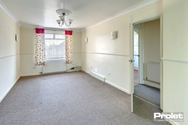 Brown carpet, magnolia walls and floral carpets